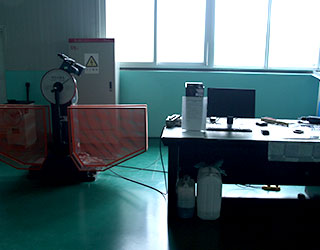 微機(jī)控制擺錘式?jīng)_擊試驗(yàn)機(jī)